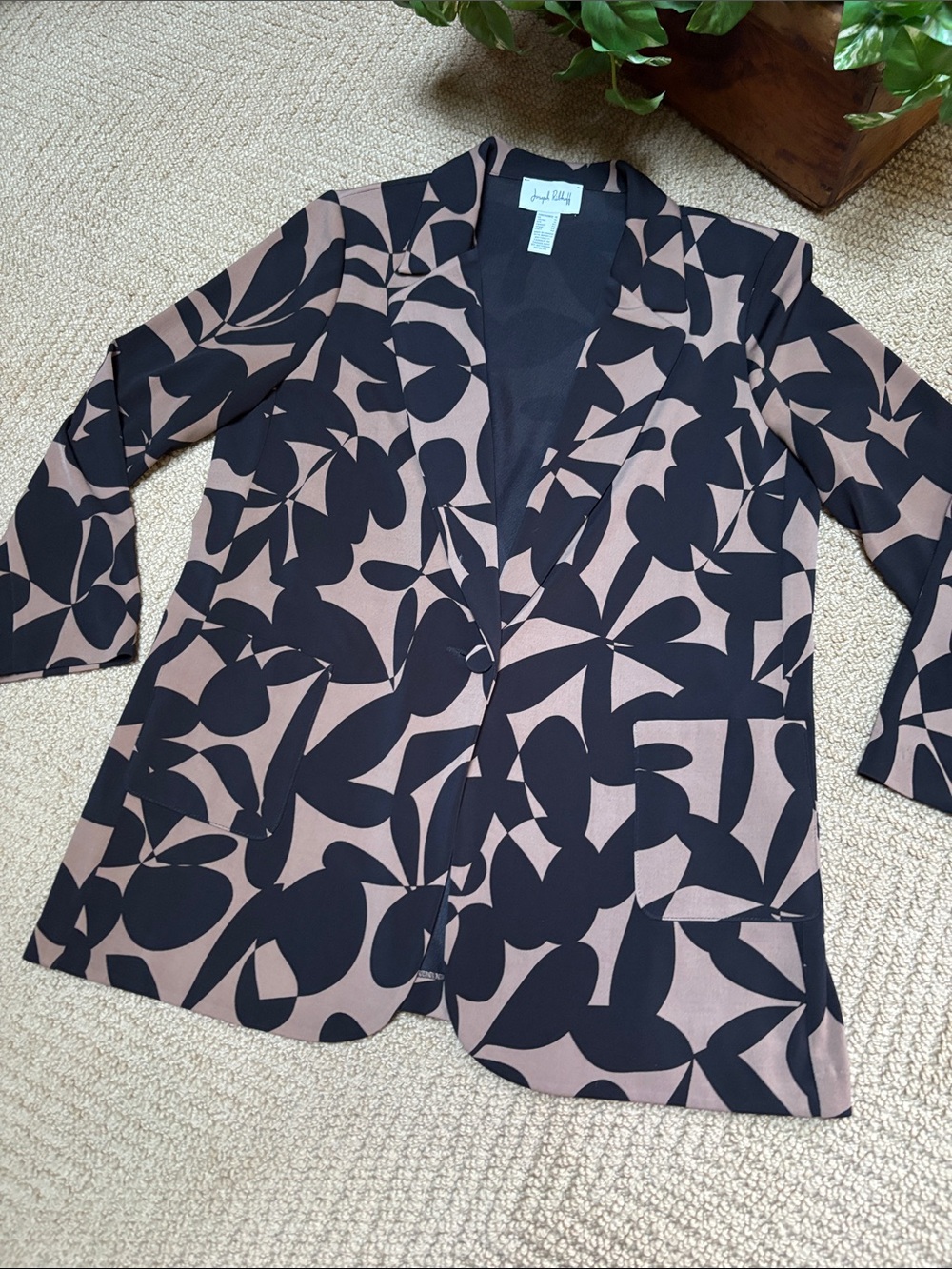 Joseph Ribkoff contemporary blazer